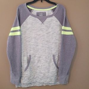 SO Perfect sweatshirt, super comfy!